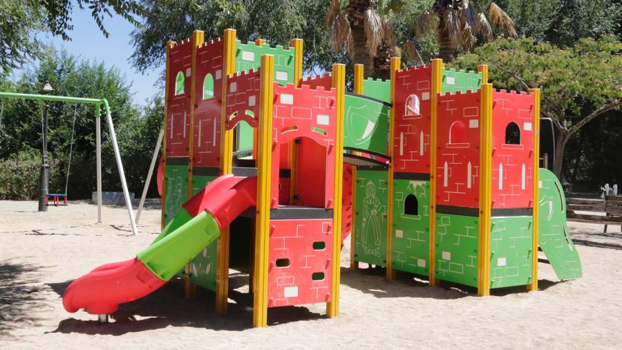 Imagen de ayer de la zona infantil que se ha instalado en el Parc del Saavedra. Foto: Lluís Milián