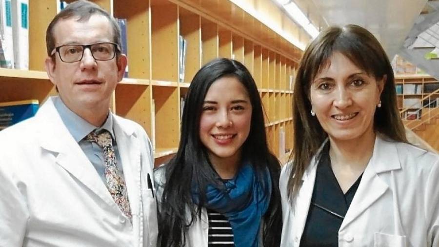 De izquierda a derecha: el catedrático Jordi Salas-Salvadó, la doctoranda Indira Paz y la investigadora Nancy Babio. FOTO: URV