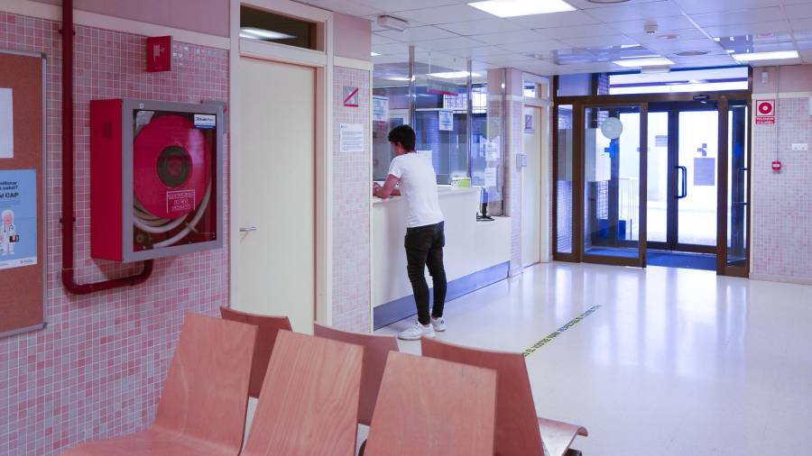 El centro de atención primaria de Constantí es uno de los ambulatorios con menos nota –6,91 sobre 10– por parte de los pacientes. FOTO: fabián acidres