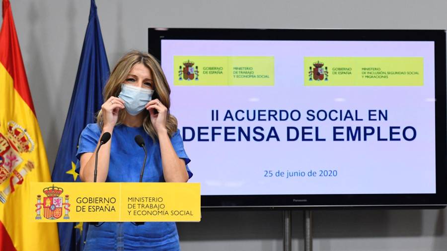 La ministra de Trabajo, Yolanda Díaz, anunció ayer los acuerdos.foto: víctor lerena/efe