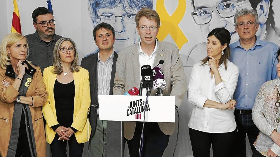 Varios de los dirigentes del PDeCAT, como la presidenta comarcal, Anna Magrinyà –a la izquierda–, o Ferran Bel, en el centro. FOTO: Pere Ferré