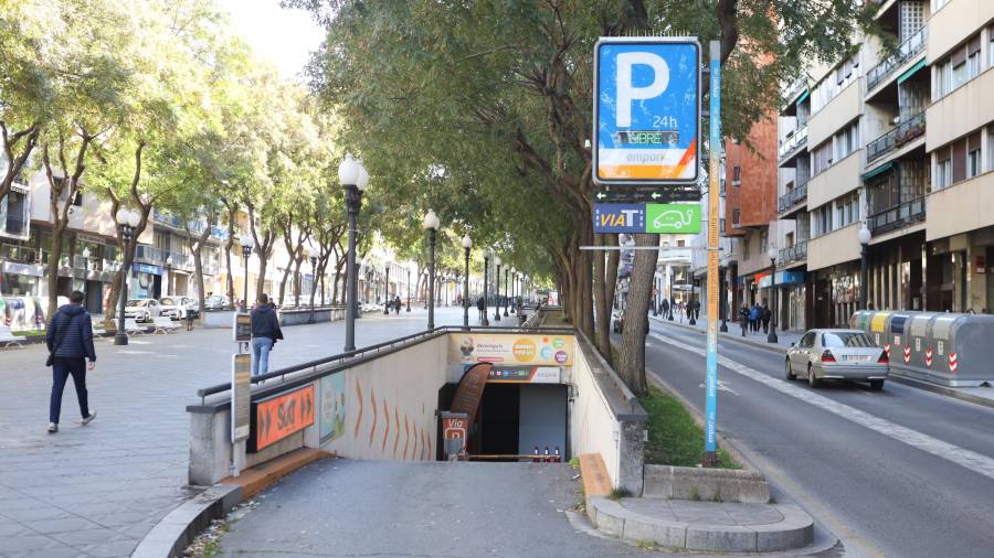 Imagen de unos de los parkings soterrados de la Rambla Nova. FOTO: Alba Mariné