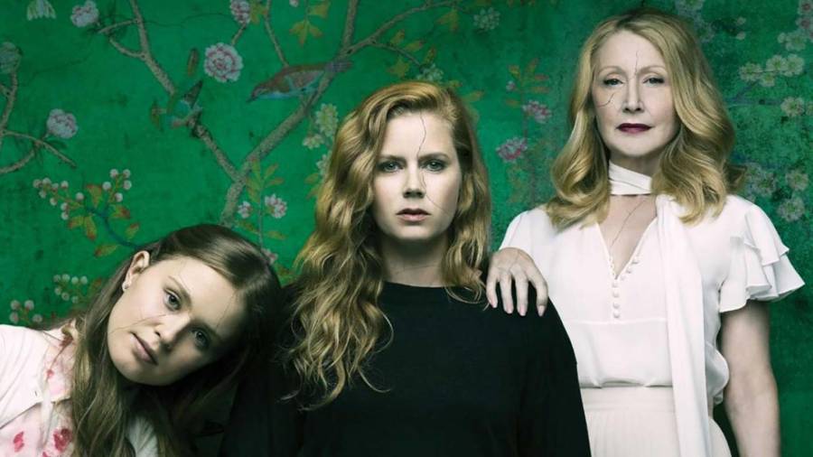 Eliza Scanlen, Amy Adams y Patricia Clarkson forman una familia muy particular en ‘Heridas abiertas’. FOTO: HBO