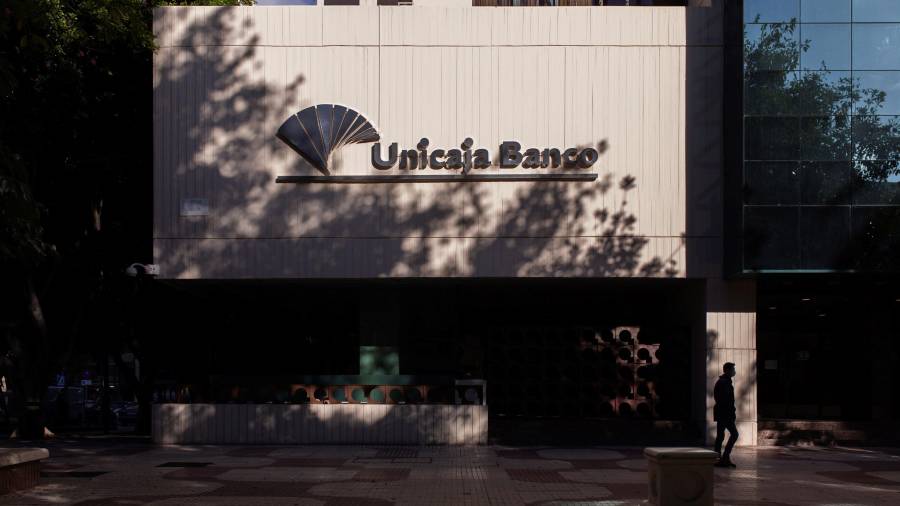 Unicaja Banco y Liberbank aprueban crear el quinto mayor banco de España. Foto: EFE