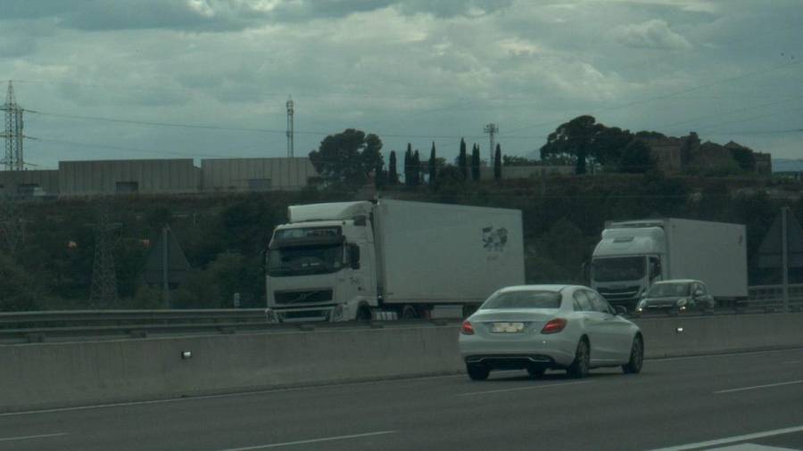 Imagen de Mossos en el momento de cazar el coche a 227 km/h. FOTO: CME