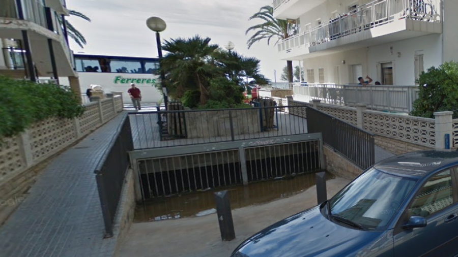 Las compuertas de la calle B que canalizan el agua por debajo del paseo Miramar. FOTO: Google