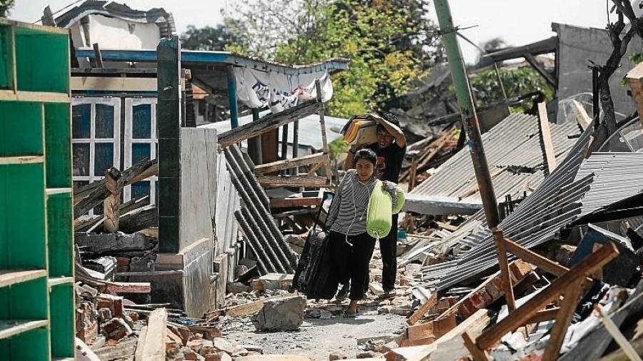 Els terratrèmols a l’illa de Lombok han provocat més de 500 morts i mig milió de desallotjats. FOTO: efe