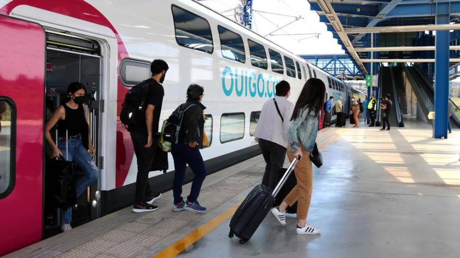 Un tren en la estación del Camp de Tarragona. ACN