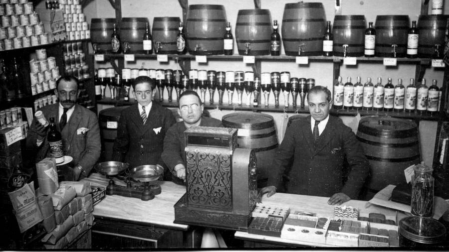 25 de febrer de 1922. Bodega Iglesias & Garcés, fabricants del licor ‘Mentholina’. FOTO: arxiu Rafael Vidal Ragazzon / Tarragona Antiga