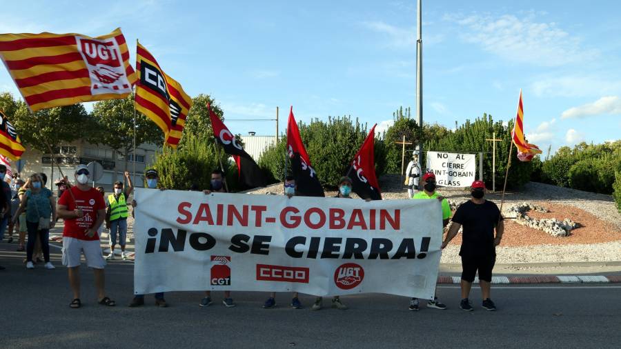 Imagen de la protesta de los trabajadores de Saint-Gobain. ACN