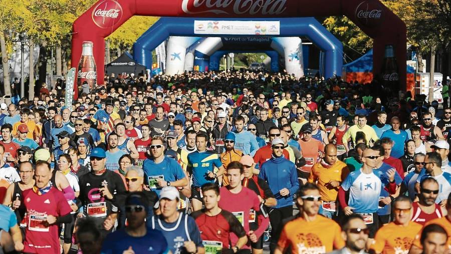 Imagen de archivo de la 26ª edición de la Mitja Marató de Tarragona, la primera que tuvo el recuerdo a la exedil Negueruela. FOTO: Pere Ferré