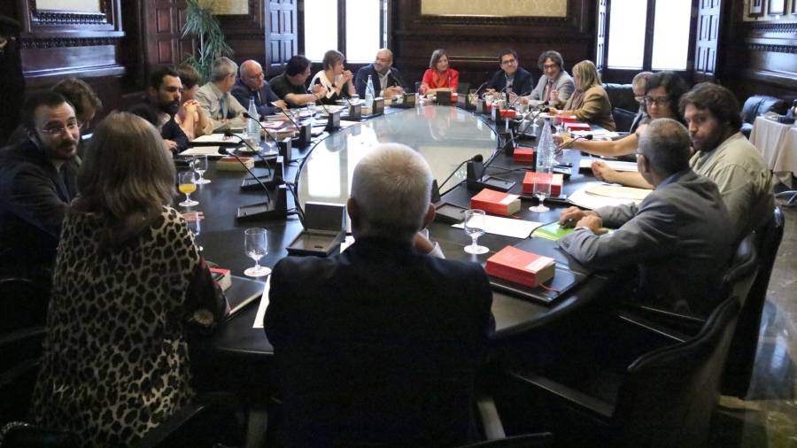 Imatge general de la reunió de la Mesa i Junta de Portaveus al Parlament, el passat mes de setembre. Foto: ACN