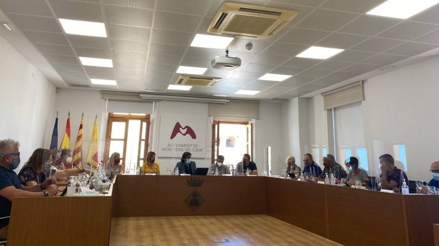 El Ple de l'Ajuntament de Mont-Roig del Camp ha aprobado por unanimidad una nueva línea de subvenciones en el ámbito de la educación.