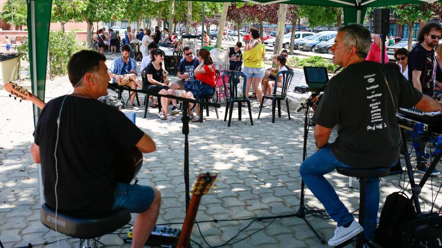 La plaza del Tarragonès de Torreforta centró algunos de los actos destacados de este domingo. FOTO: Fabián Acidres