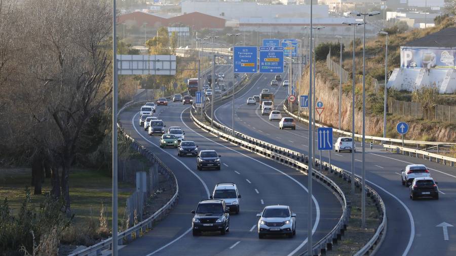 Una de las propuestas contempla cubrir determinados tramos de la A-7. FOTO: pere ferré