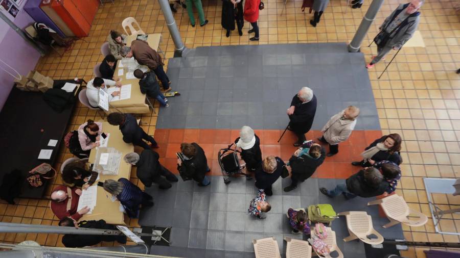 Imatge de les votacions del 21D a les comarques de Tarragona. Foto: Lluís Milián