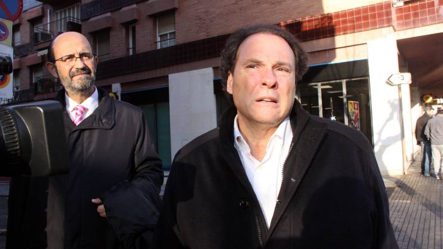 Daniel Masagué,junto con su abogado Pau Simarro, tras salir del juicio en enero de la pieza número 8. FOTO: ACN