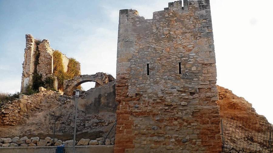 Imatge del castell dels Garidells ubicat al punt més alt del municipi. FOTO: cedida/DT