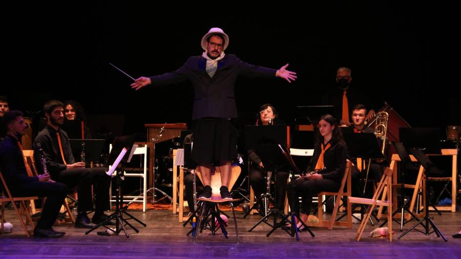 Imagen del espectáculo de la Orquesta Malabares en el Teatre Fortuny de Reus. ACN