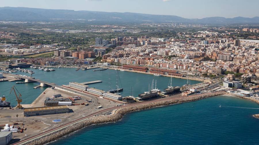 El Port de Tarragona explora un nou servei de transport de farina de soja per ferrocarril. Foto: P.F.