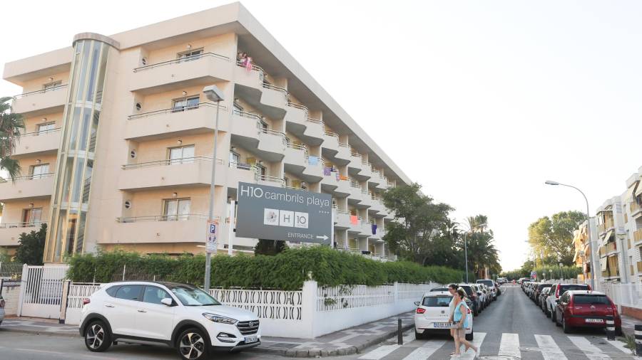 El Hotel Cambrils Playa podrá recibir turistas extranjeros a partir de julio. FOTO: ALFREDO GONZÁLEZ