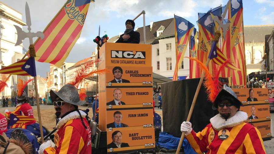 Puigdemont ha estat parodiat al carnaval de Brussel·les. EFE