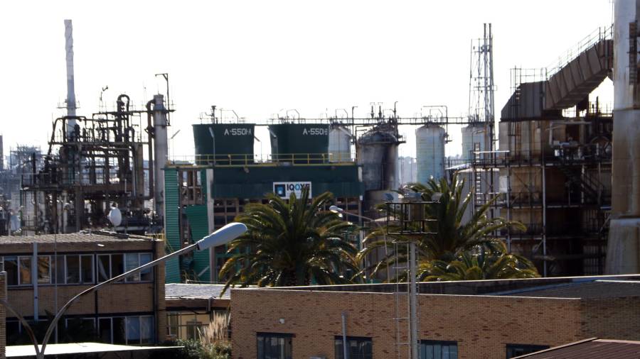 La planta de Iqoxe en La Canonja, tras el trasvase de los residuos de óxido de propileno del tanque afectado por la explosión. FOTO: ACN