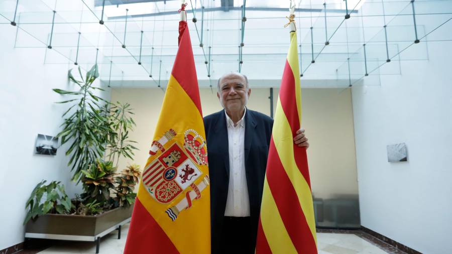 Joan Sabaté, ayer, en el edificio de la Subdelegación del Gobierno en Tarragona.
