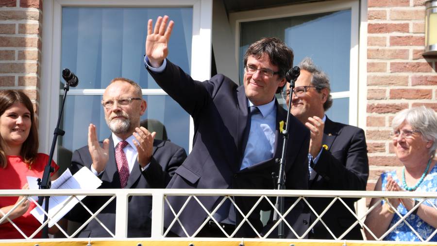 L'expresident Carles Puigdemont ha assegurat aquest dissabte en un acte pel seu retorn a Bèlgica que hi ha camí per aconseguir la república catalana