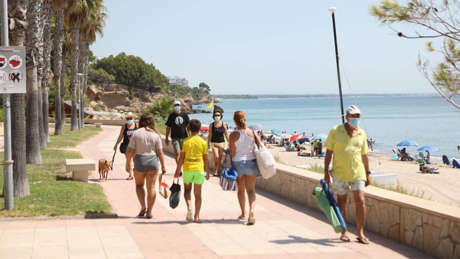 Según el catedrático de la URV Juan Antonio Duro, la demanda turís-tica interna en Tarragona fue la más baja de Catalunya. FOTO: ALBA MARINÉ