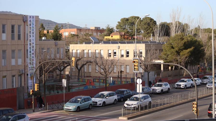 El edificio de la Escola Joan Rebull es uno de los de la ciudad que cuentan con este sistema. FOTO: Alba Mariné