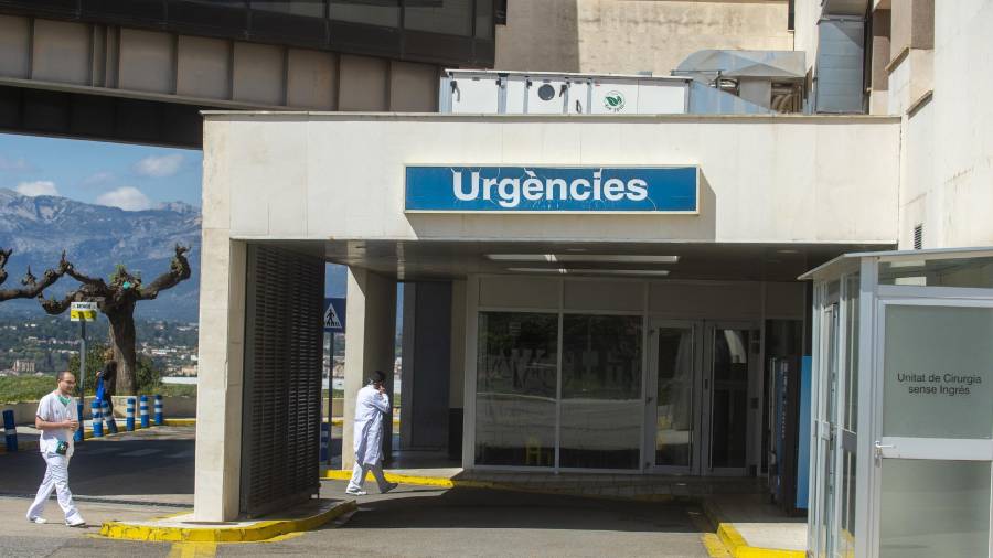 L’accés actual a Urgències de l’Hospital Verge de la Cinta de Tortosa. FOTO: JOAN REVILLAS