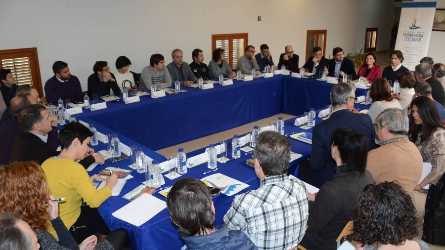 Imagen de la reunión que ha llevado a cabo este martes la organización de los Juegos con las localidades que serán sede del evento deportivo. FOTO: DT