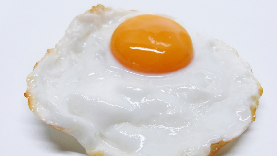 Los huevos fritos suben el colesterol. FOTO: PIXABAY