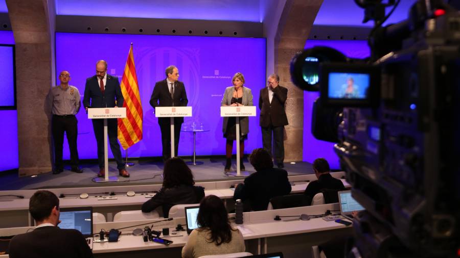 Imagen de la rueda de prensa de esta mañana con el president de la Generalitat y tros consellers. Foto: ACN
