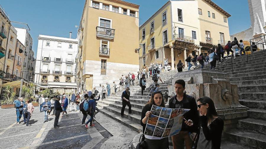 La presencia de turistas hace que los hoteles en Tarragona estén prácticamente llenos estos días.
