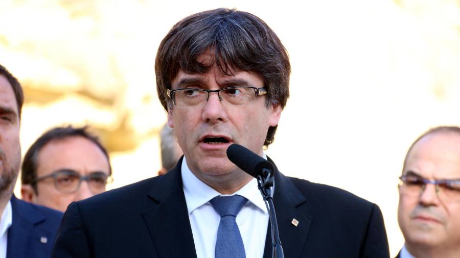 El president Puigdemont no contemplaría elecciones como salida al ultimátum de Madrid.