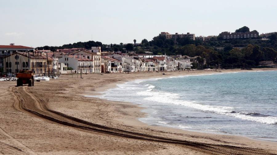 Imagen de la playa de Altafulla, a la cual se quiere proteger para evitar que los temporales de levante se lleven la arena de la misma. FOTO: ACN