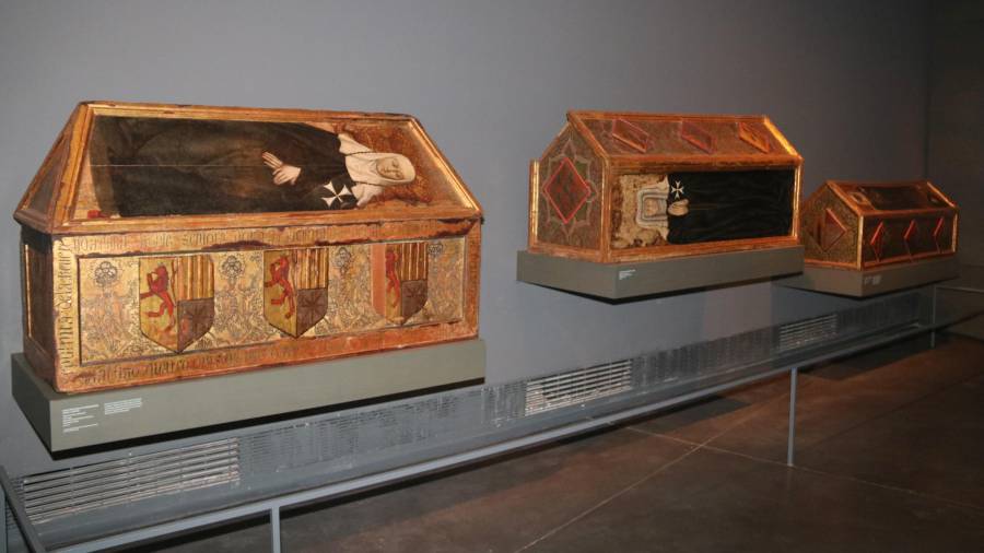 Los tres sepulcros originarios del Monasterio de Sijena siguen expuestos al público en el Museu de Lleida. FOTO: ACN