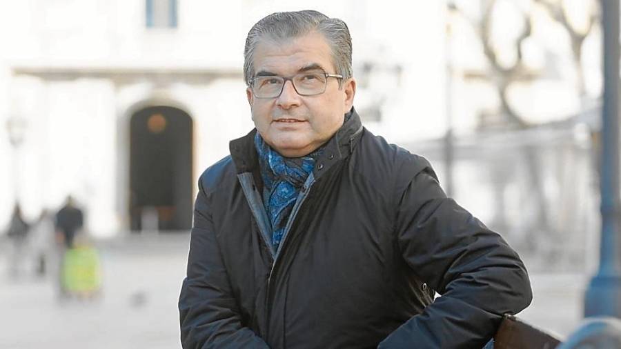 El portavoz del PP, José Luis Martín, la pasada semana, en la Plaça de la Font. FOTO: ALBA MARINÉ