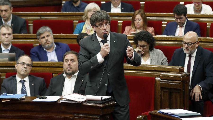 El president Puigdemont, en el Parlament el 26 de julio. Foto: Dalmau/EFE.