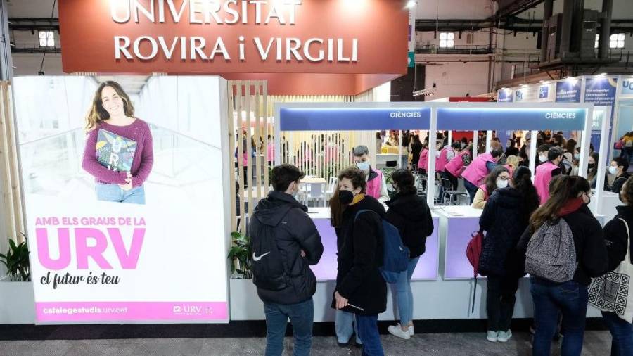 Estand de la URV en el Saló de l'Ensenyament de Barcelona. FOTO: URV