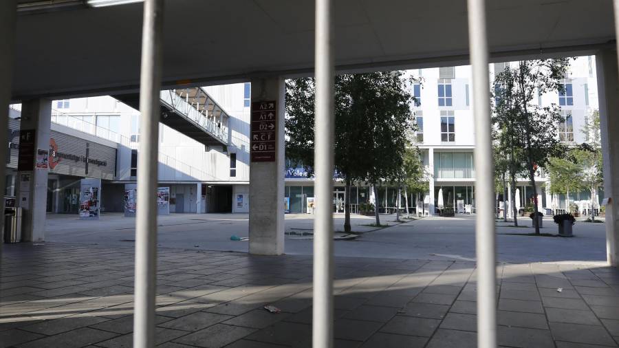 El Campus Catalunya permanece cerrado estos días, a la espera de cómo podrá iniciarse el nuevo curso académico. FOTO: PERE FERRÉ