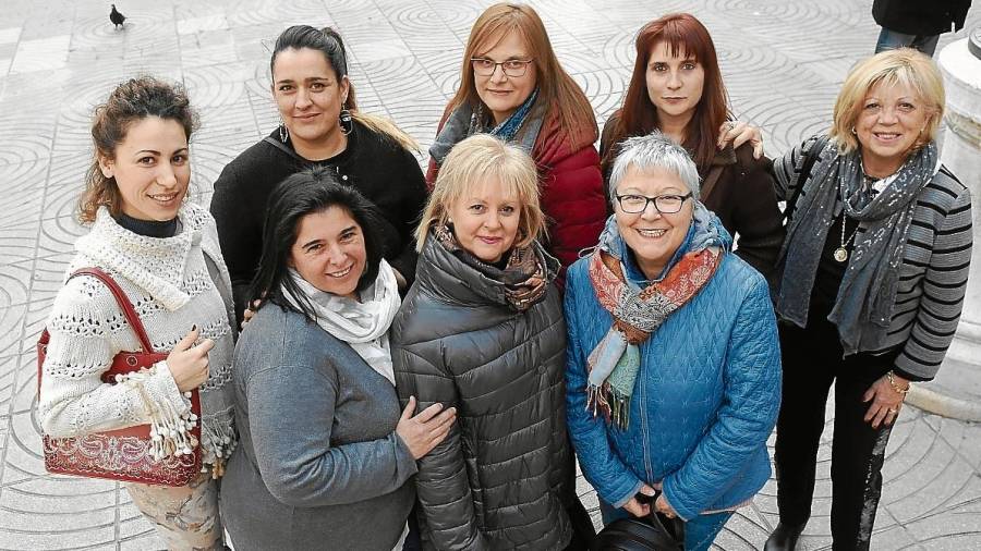 Un tercio de las asociaciones vecinales de Reus está liderado por mujeres. En la foto, las representantes de vecinos de distintos barrios. FOTO: a. gonzález