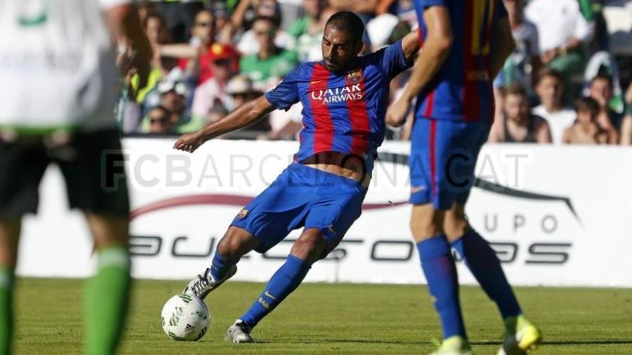 Fali, en una acción en la ida ante los cántabros. Foto: FC Barcelona.