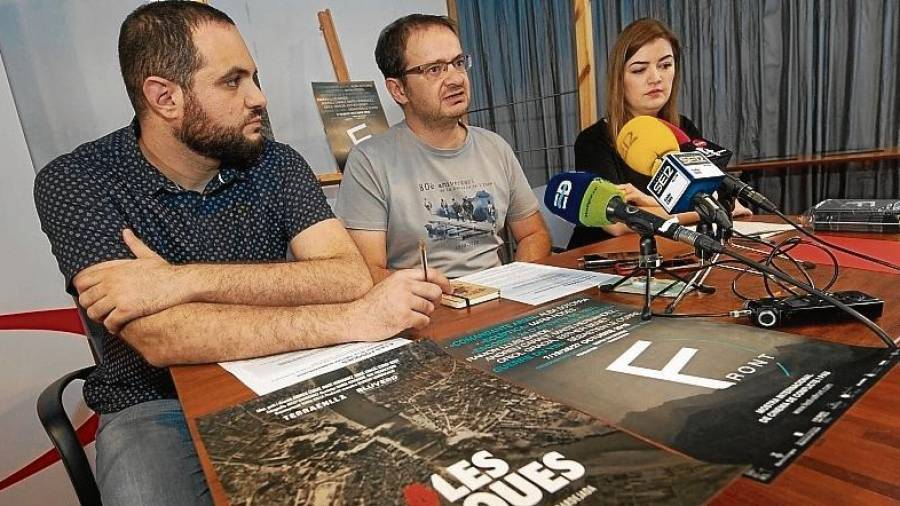 Imatge de la roda de premsa que va tenir lloc ahir al Col·legi de Periodistes de Tortosa, on es va presentar el projecte. FOTO: Joan Revillas