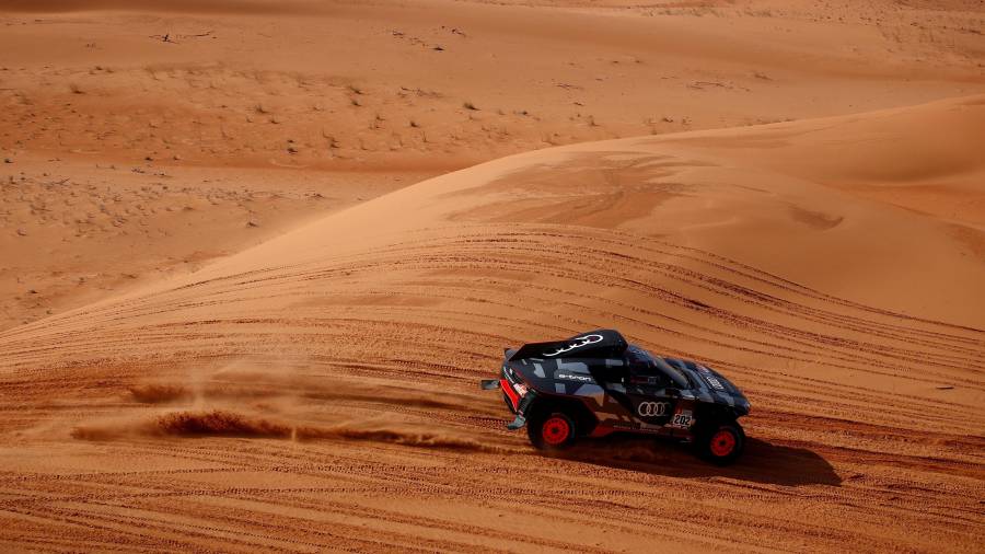 Carlos Sainz conquistó la tercera etapa del Dakar. Foto: EFE