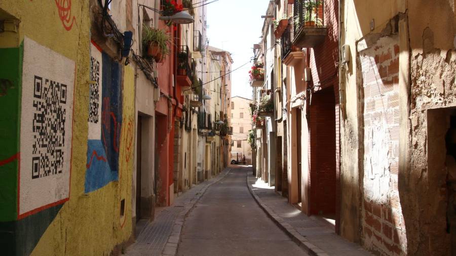 Imagen de una de las calles del Barri Antic de Valls. FOTO: Alba Tudó