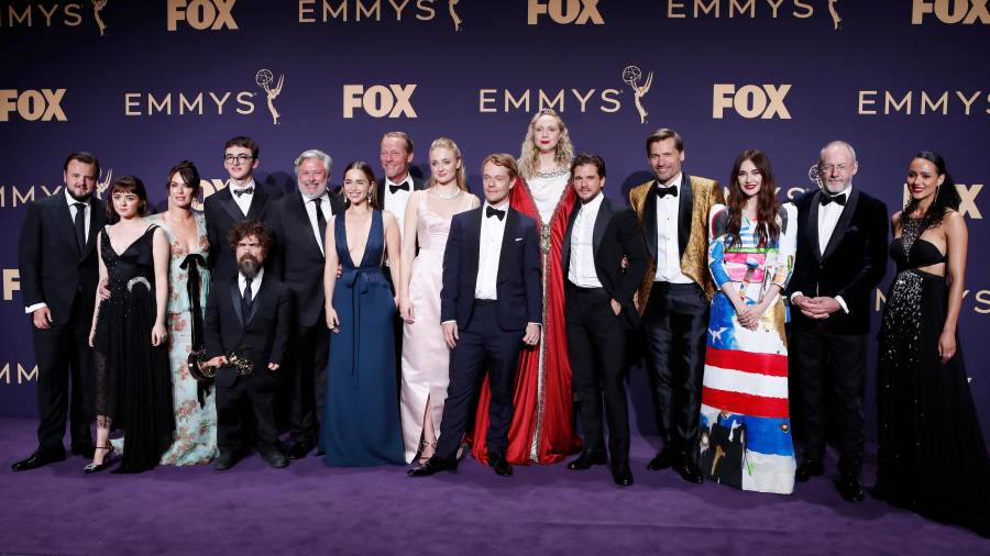 El reparto de ‘Juego de Tronos’, posa en la gala de los Premios Emmy. FOTO: EFE