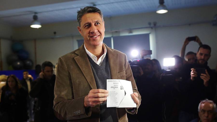 Xavier García Albiol ejerciendo el voto.